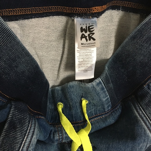 ZUMBA Get Faded Denim Dance Cargo Capri Pants, M - Picture 8 of 8